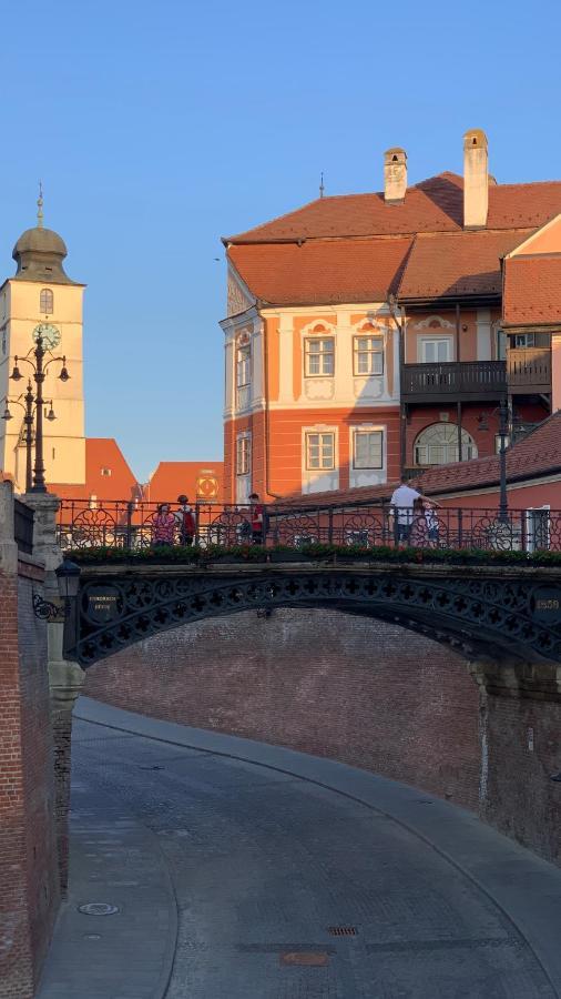 Lies By The Bridge - La Podul Minciunilor Appartamento *